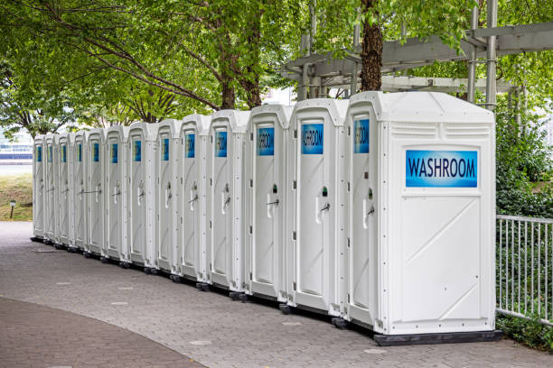 Best Portable restroom trailer rental  in Bartow, FL